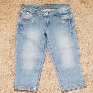 Juniors crop jeans